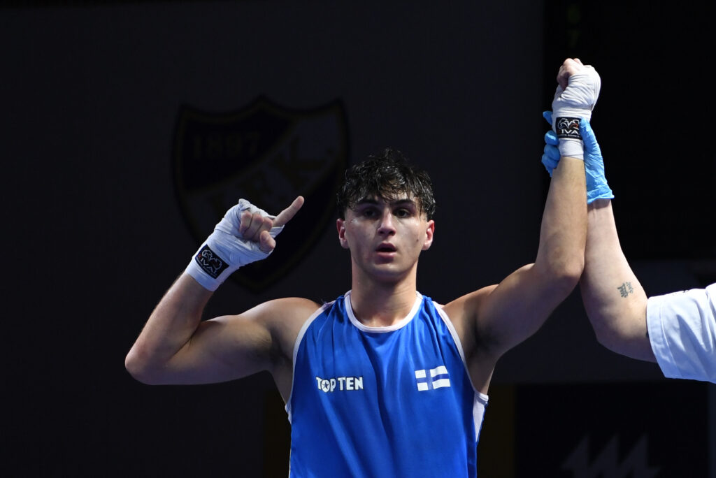 Jimi Noioso voittaa ottelun GeeBee-turnauksessa 2024.